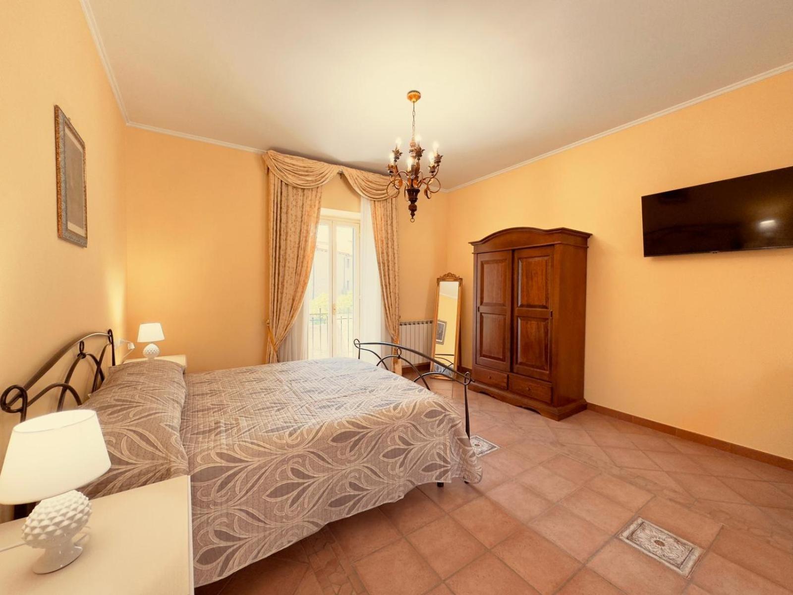 Casa Pepe - Fondi Vertice Rooms Exteriör bild