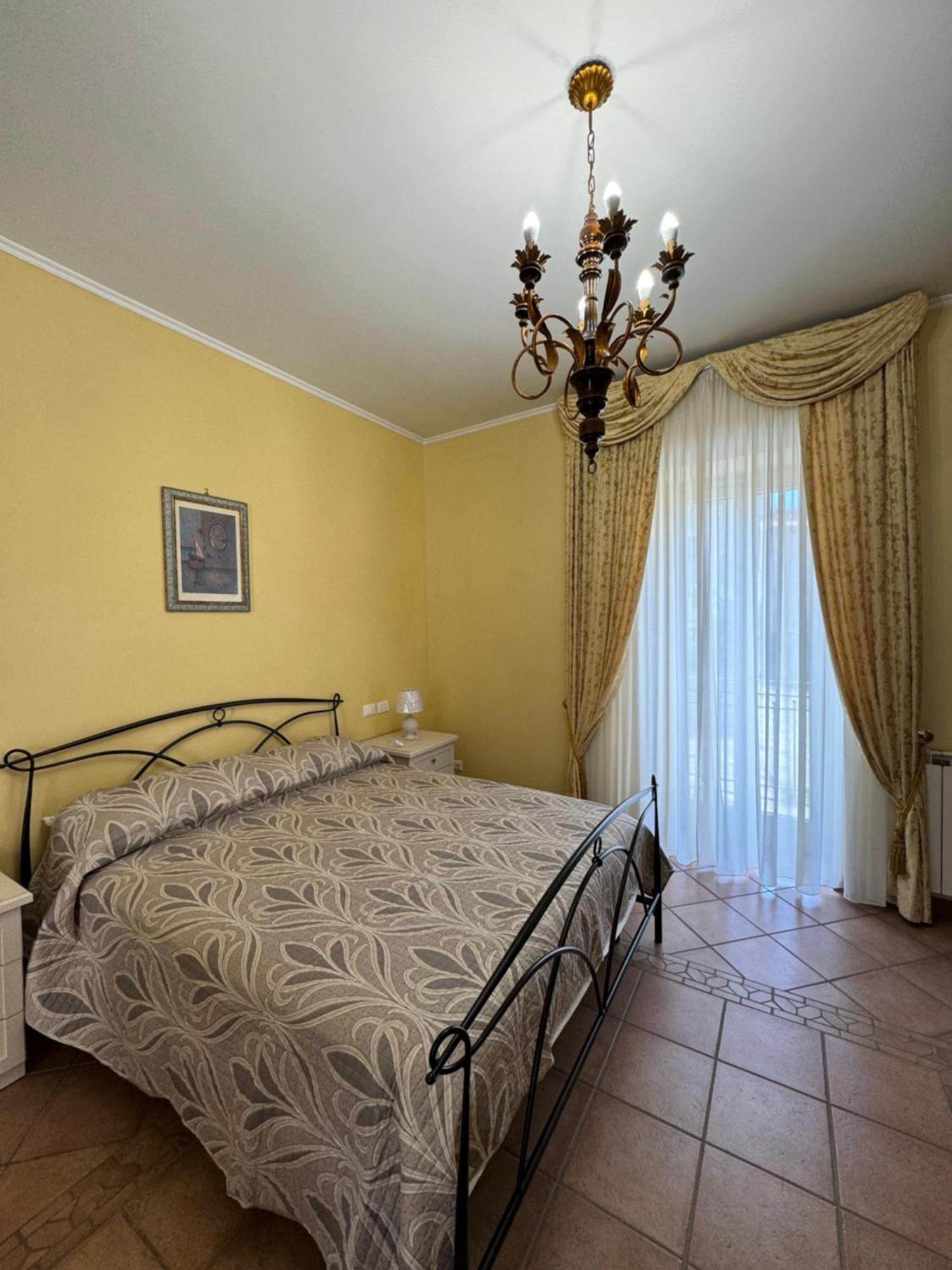 Casa Pepe - Fondi Vertice Rooms Exteriör bild