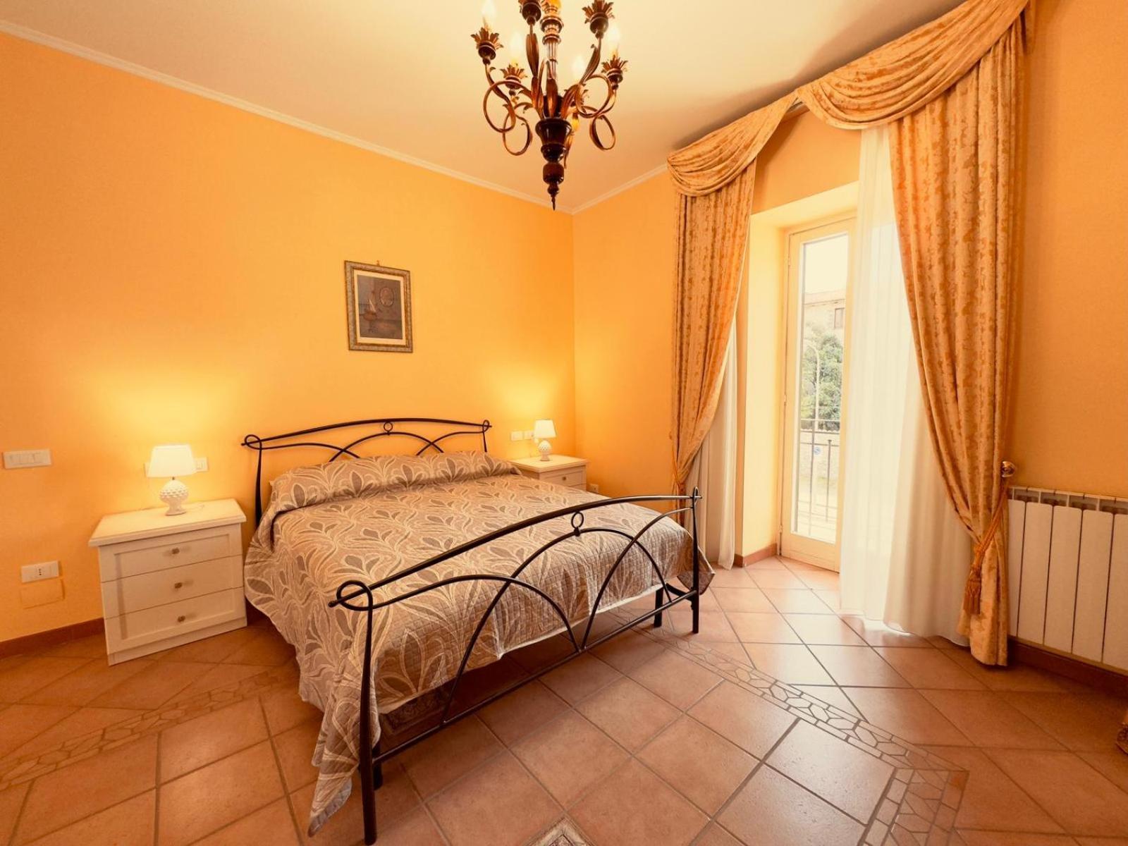 Casa Pepe - Fondi Vertice Rooms Exteriör bild